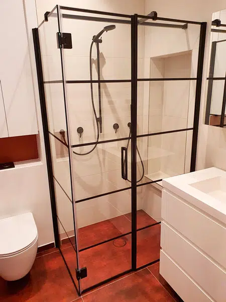 Mampara de ducha Frontal, Mampara abatible, una puerta giratoria, perfiles  negros mate, vidrio de templado seguridad, antical, transparente de 8mm